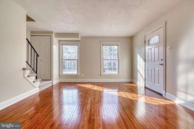 Building Photo - 3500 Moultree Pl
