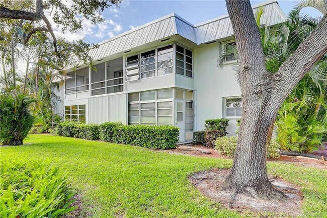 Building Photo - 2929 SE Ocean Blvd