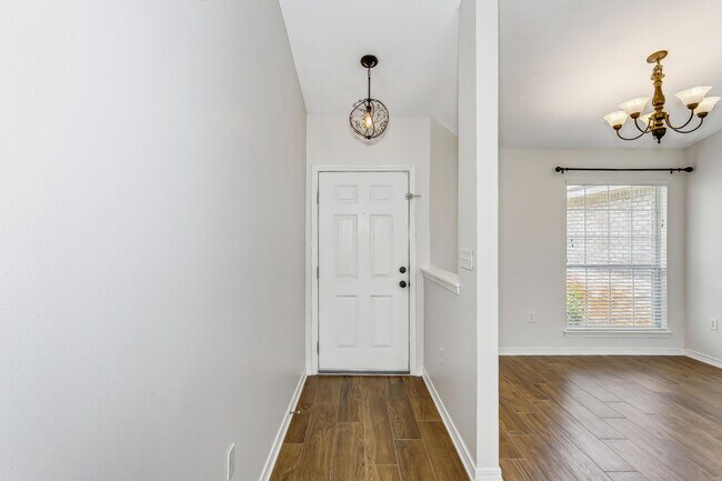 Building Photo - 2208 Seascale Ct