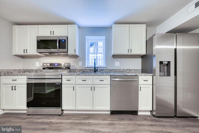 Foto del edificio - 6722 Brentwood Ave