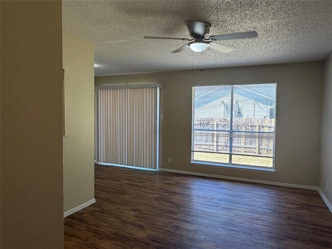 Building Photo - 1004 Ridgemont St