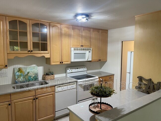 Building Photo - 2065 Plantation Ln