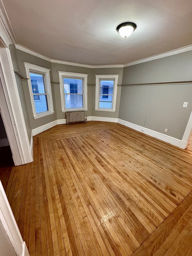 Building Photo - 24 Chapman St