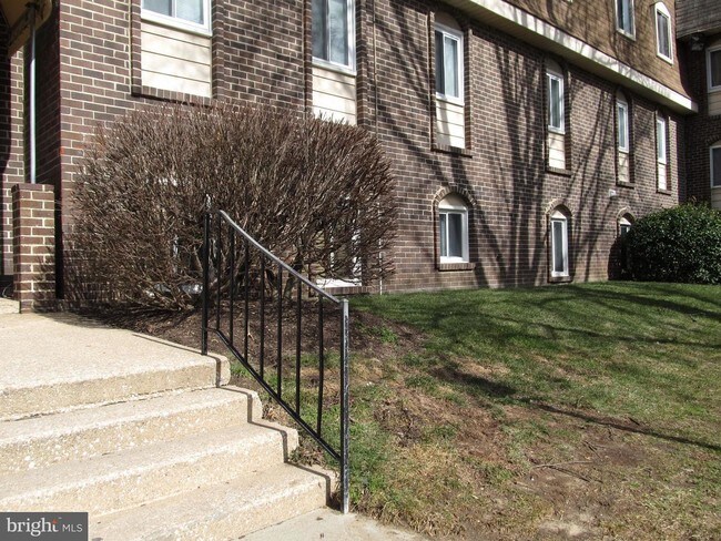 Building Photo - 11905 Tarragon Rd