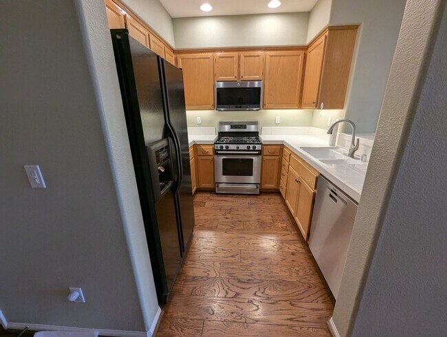 Foto del edificio - 3 Bedroom - 2.5 Bathroom Townhome in Scrip...