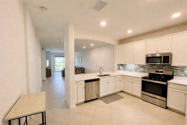 Foto del edificio - Beautiful New Construction Home for Rent in Naples, FL