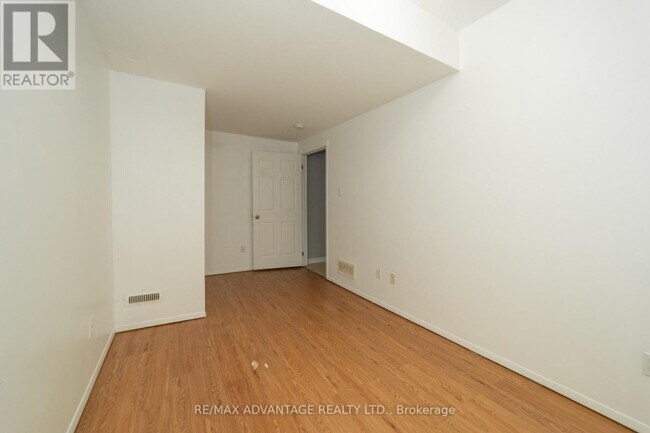 Photo du bâtiment - 17 Sterling St