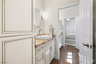 Building Photo - 10520 Narra Pl