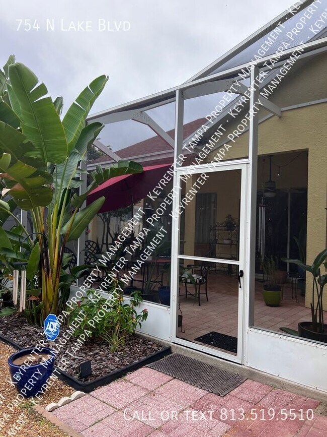 Foto del edificio - Upgraded Single-Family Home in Tarpon Springs