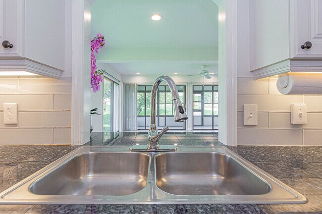 Foto del edificio - 13257 Touchstone Pl