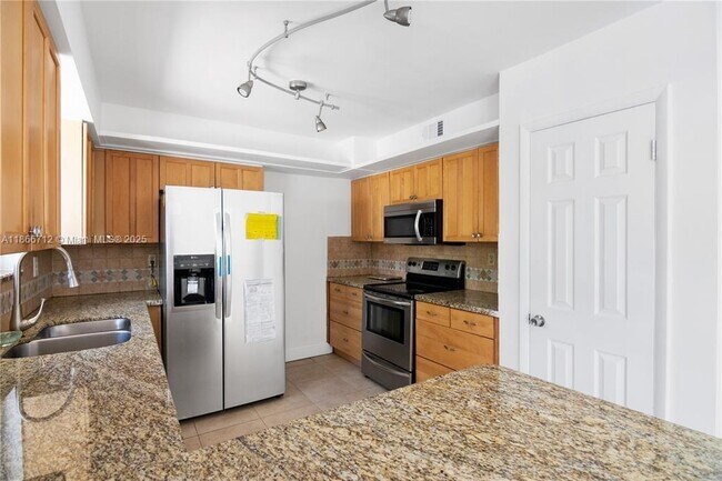 Building Photo - 4021 SW 1st St