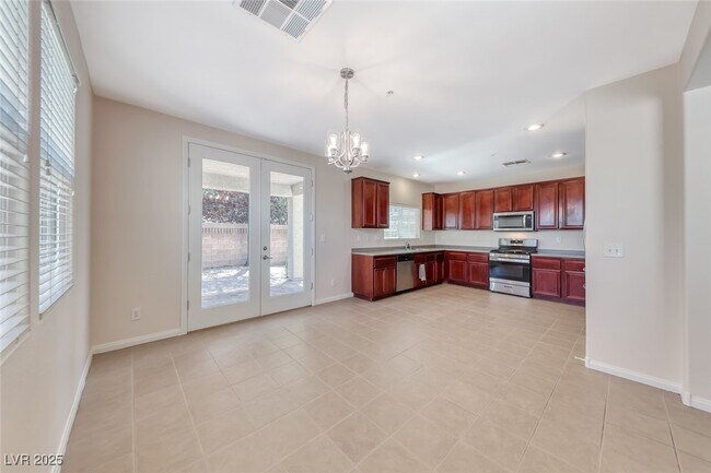 Building Photo - 708 Point Bluff St