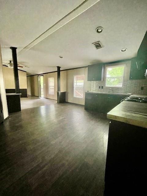 Foto del edificio - 22759 Hudson Rd