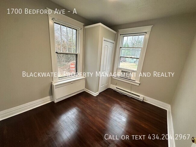 Foto del edificio - MOVE IN SPECIAL! 3 Bedroom Lower Level Dup...