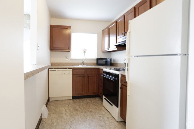 Interior Photo - Scotchbrook Rental Townhomes
