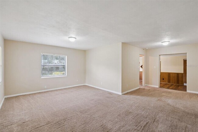 Foto del edificio - 2028 Albert Lee Pkwy