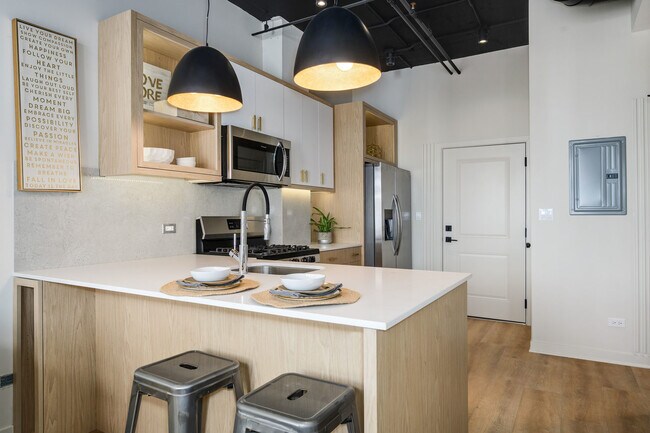 Foto del edificio - 2725 N Thatcher Ave