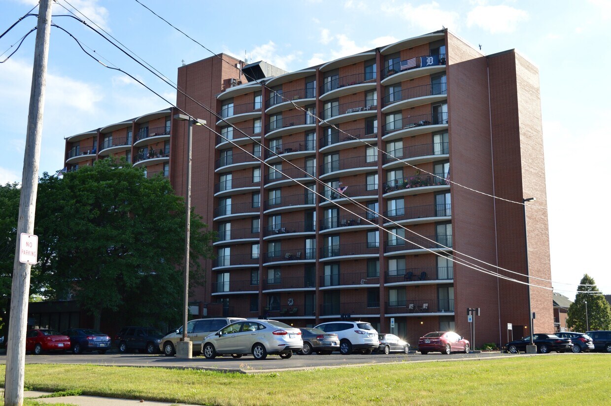 Foto principal - Hubbard Manor East