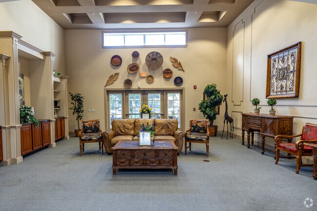 Lobby - Madison Manor