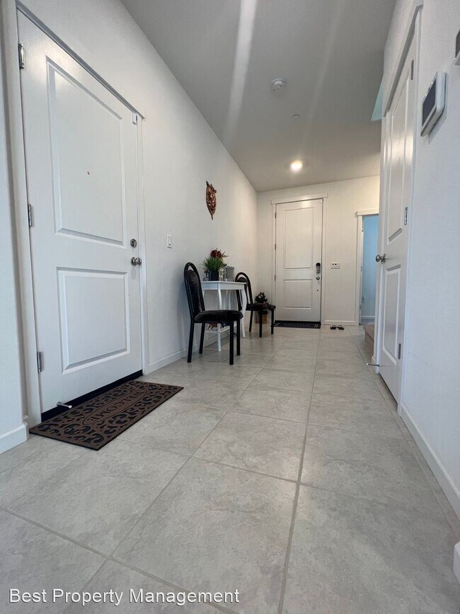 Foto del edificio - 5 br, 3 bath House - 5580 Trinity Lakes Ln