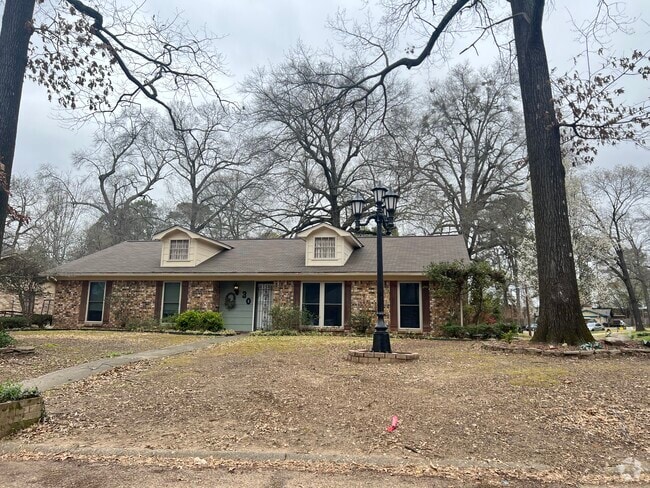 Building Photo - 30 Broadmoor Dr