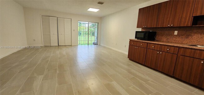 Building Photo - 10380 NW 10th Ave