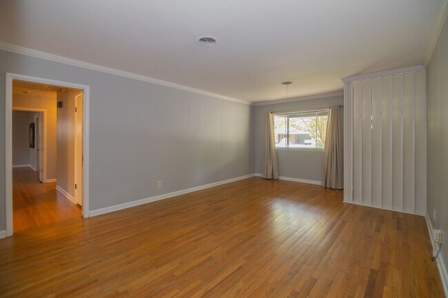 Building Photo - 6304 Ridgecrest Dr