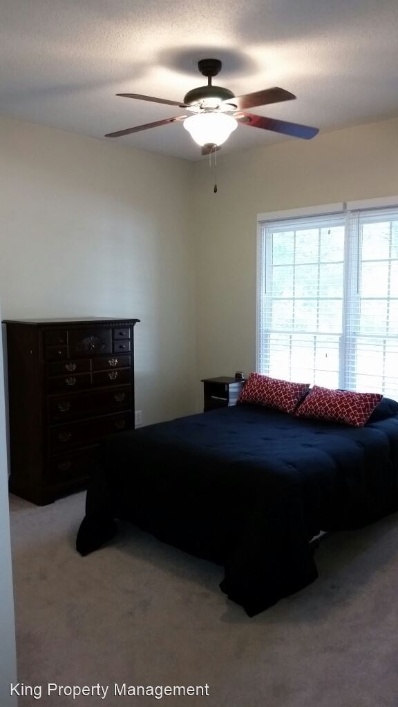 Foto del edificio - 5 br, 3 bath House - 64 Avalon Lane