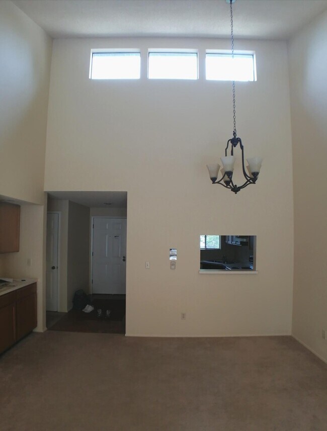 Building Photo - Great Condo for rent