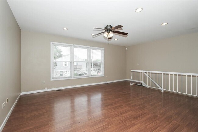 Building Photo - 1063 Hampton Harbor