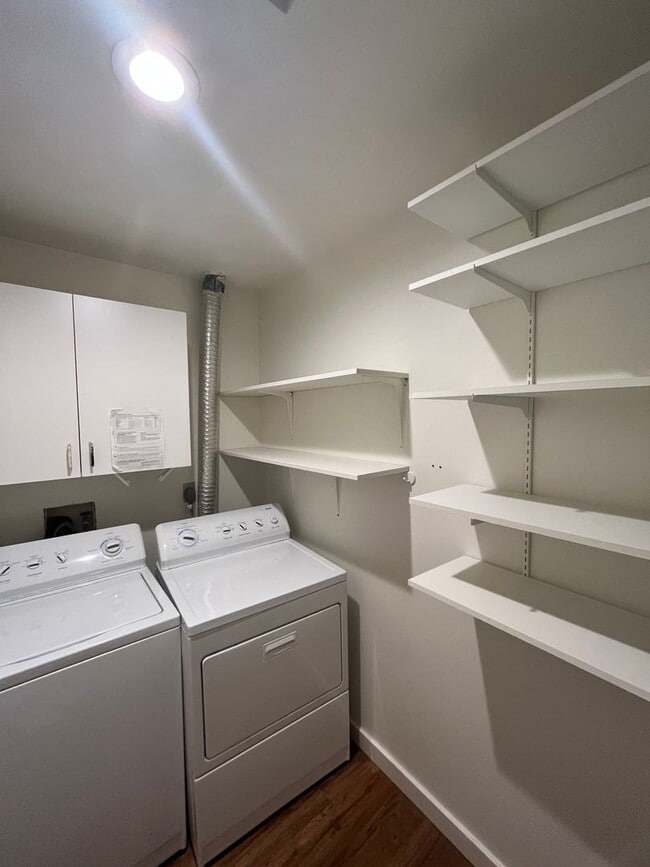 Building Photo - Ballard Apartments