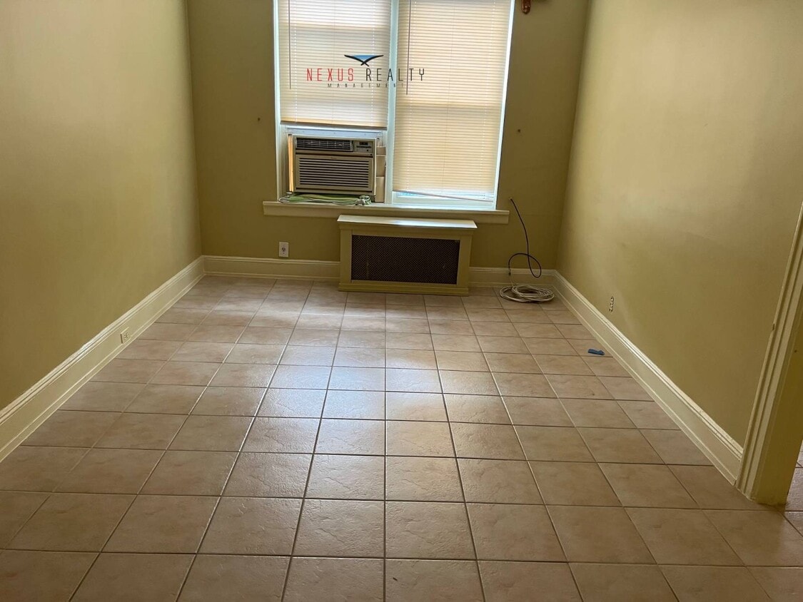 Foto principal - 44-06 31st Ave