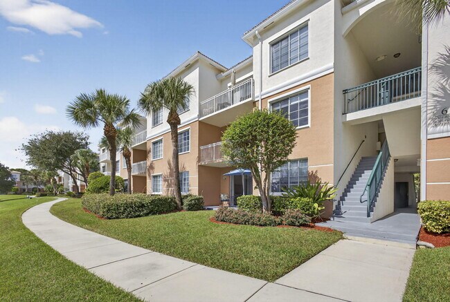 Foto del edificio - 6204 Myrtlewood Cir W