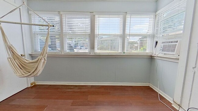 Building Photo - 2526 Flint Dr