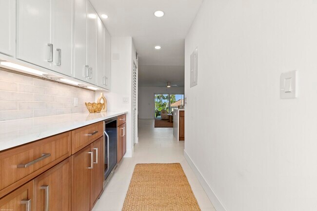 Building Photo - 1030 Sugar Sands Blvd