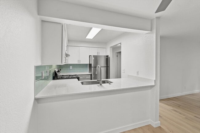 Building Photo - Cedardale