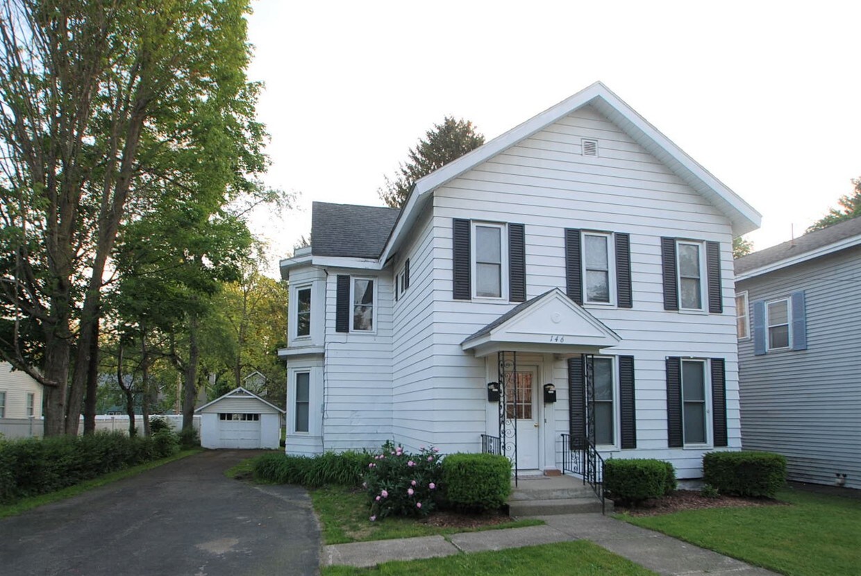 Primary Photo - 146 Meadville St