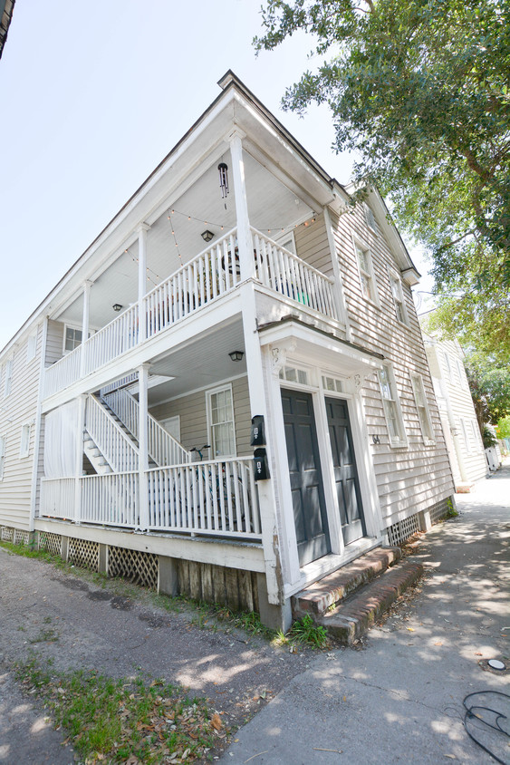 Foto principal - 64 Bogard St