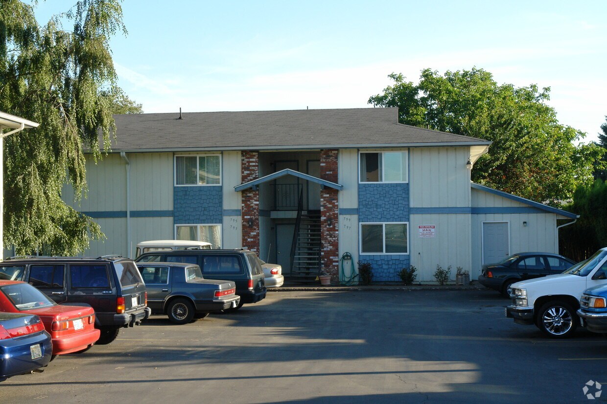 Building Photo - la maison apartments