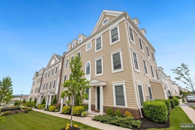 Building Photo - 127 Roosevelt Dr