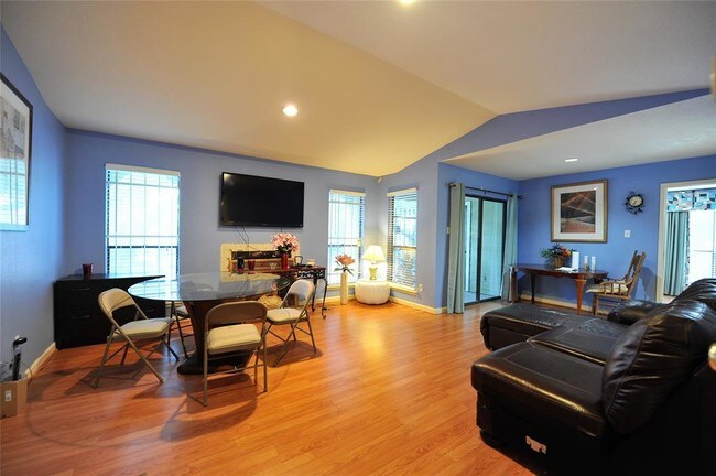 Building Photo - 6602 Harbor Town Dr