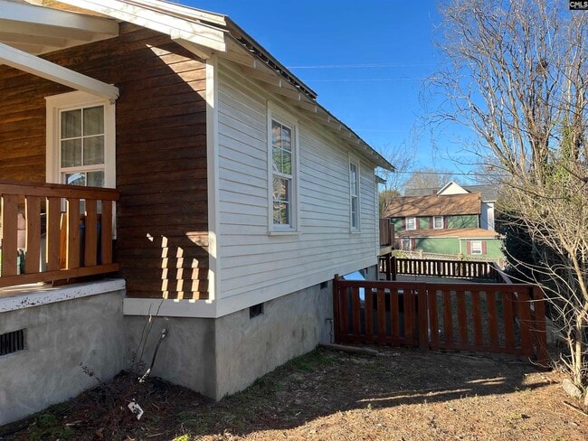 Building Photo - 214 Augusta St