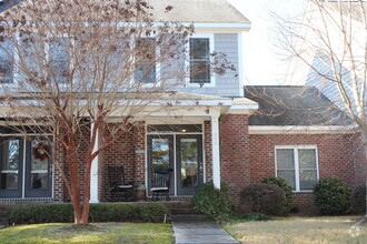 Building Photo - 254 E Delaware Ave