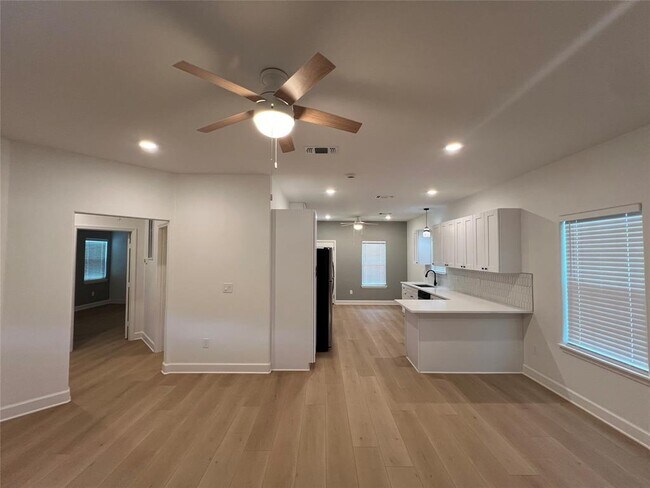 Foto del edificio - 1402 Bernie Ave