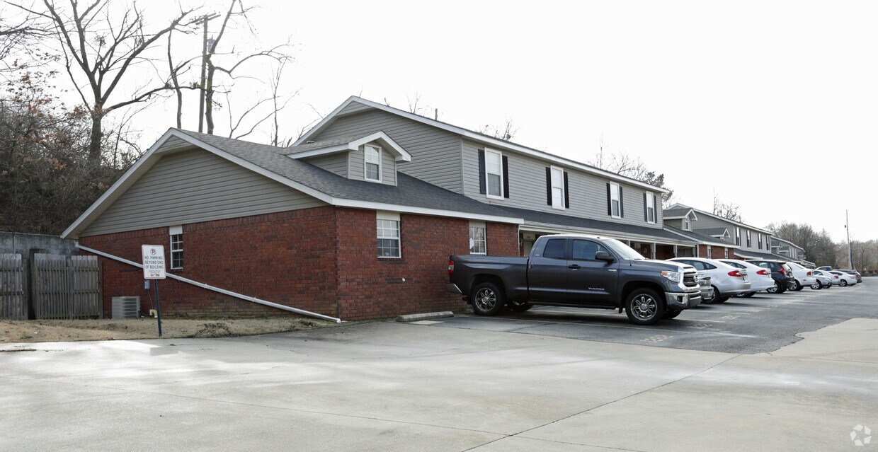 Building Photo - 1206-1262 N Iron Horse Dr