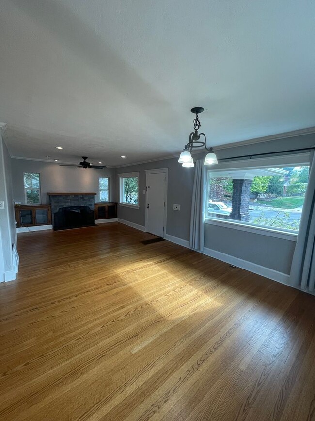 Photo - Beautiful 4-Bedroom House