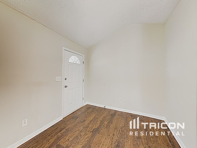 Foto del edificio - 278 Farm Brook Ln