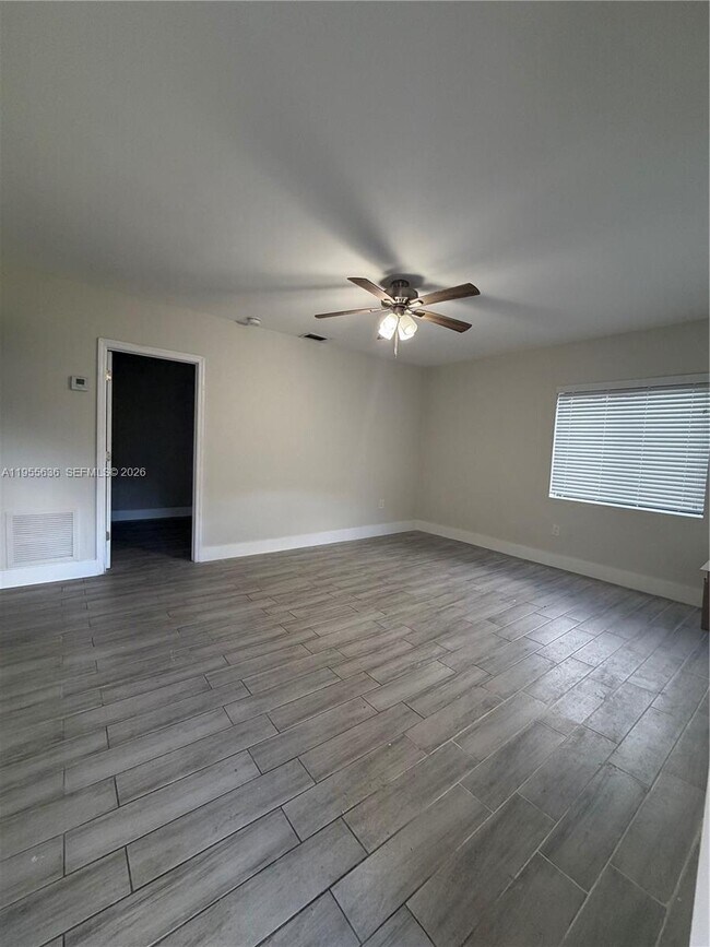 Foto del edificio - 2480 NW 81st Terrace