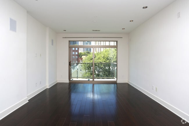1BR, 1BA - 750 SF - 1045 on the park by EpiCity