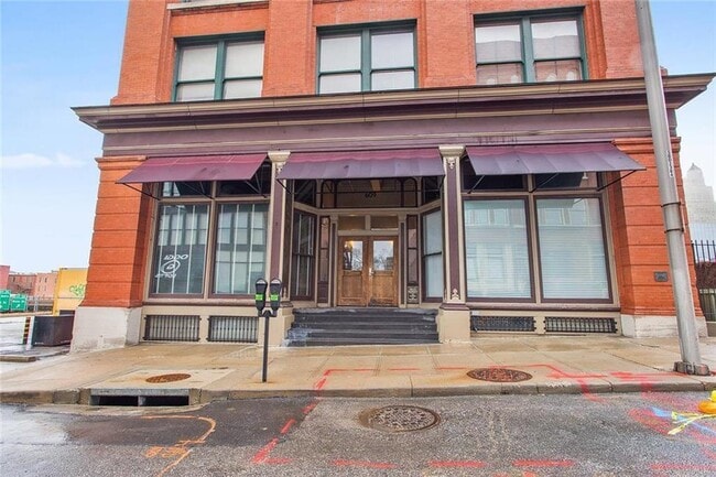 Building Photo - 609 Central St